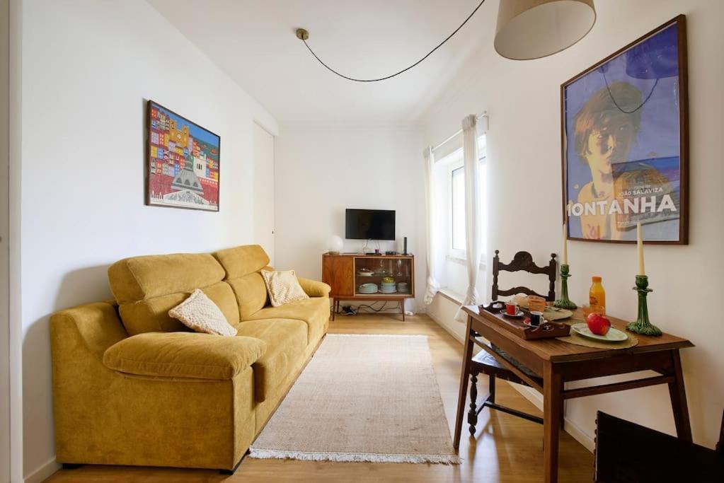 Apartment Maria Do Bairro With Balcony And Elevator Lissabon